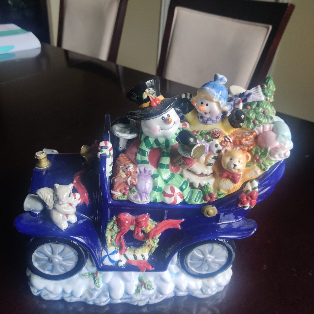 Omni Vintage Snowman Couple In Blue Car cookie jar
